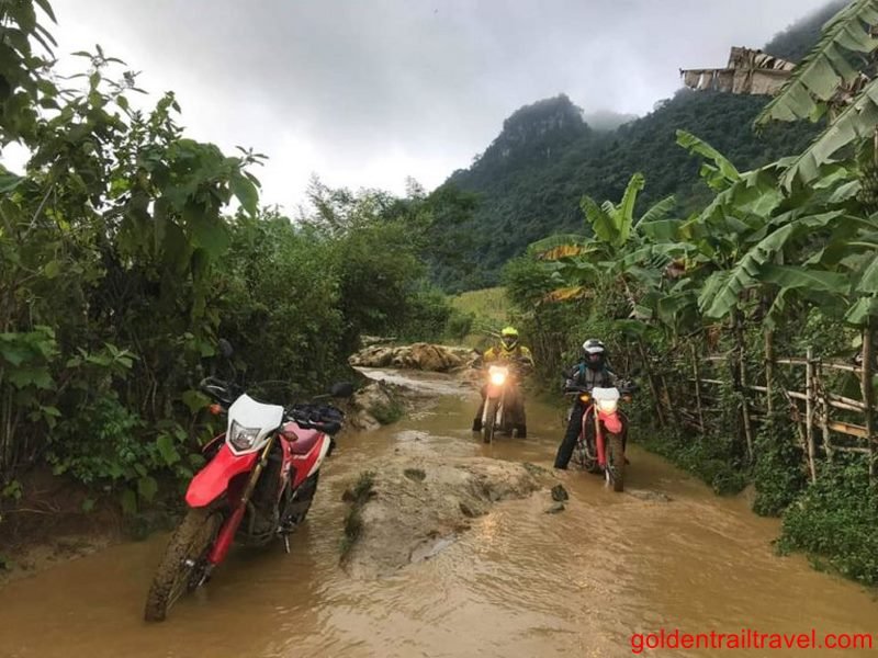 North-west 9 Days Motorbiking Of Vietnam: GTT901